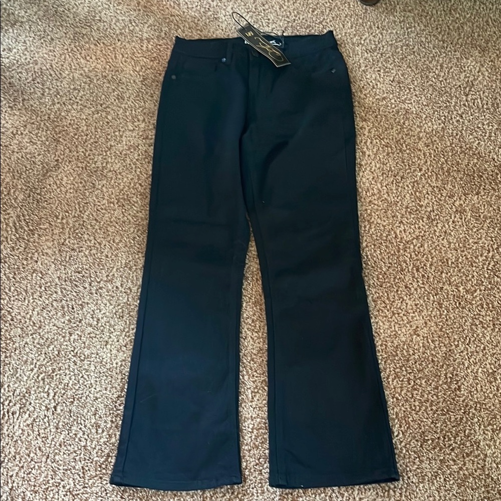 Collection of 6 brand new jeans in assorted fashion and colors!